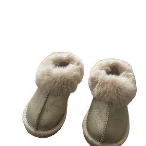 Cat & Jack Fur Lined Slippers Size 8 NWOT